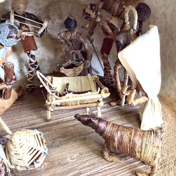 Large Hand Carved African Folk Art Nativity Scene Gourd Seashells Door Clasp - Picture 5 of 8